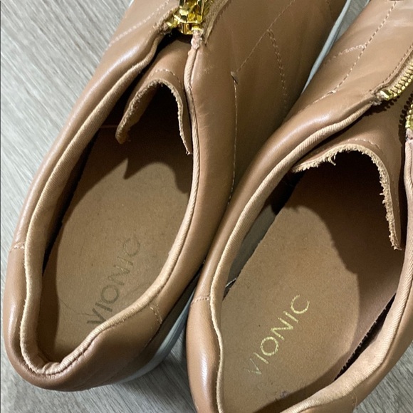 Vionic Splendid Ellis Women's Tan Slip-On Sneakers - Picture 7 of 10